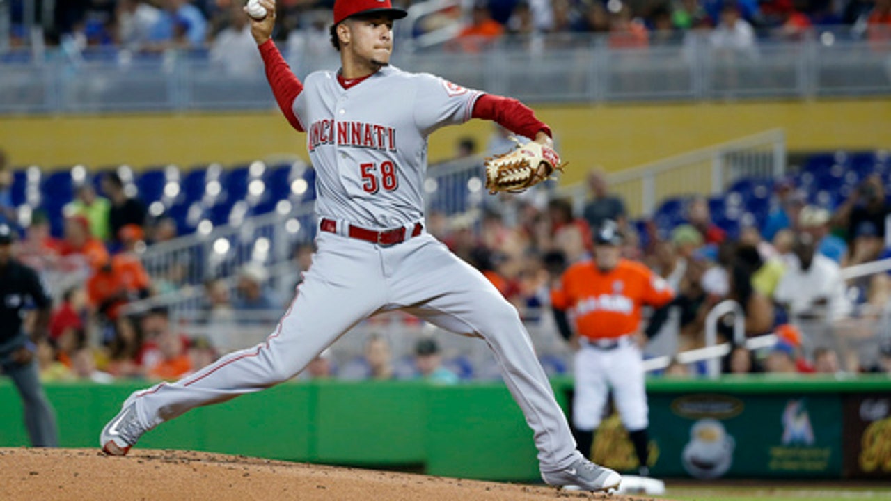 Castillo goes 8 innings, Reds top Miami 6-4, end 6-game skid (Jul 30, 2017)